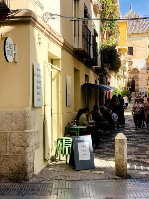 Downtown Flat With 46 Sqm Private Rooftop Terrace Malaga Bagian luar foto